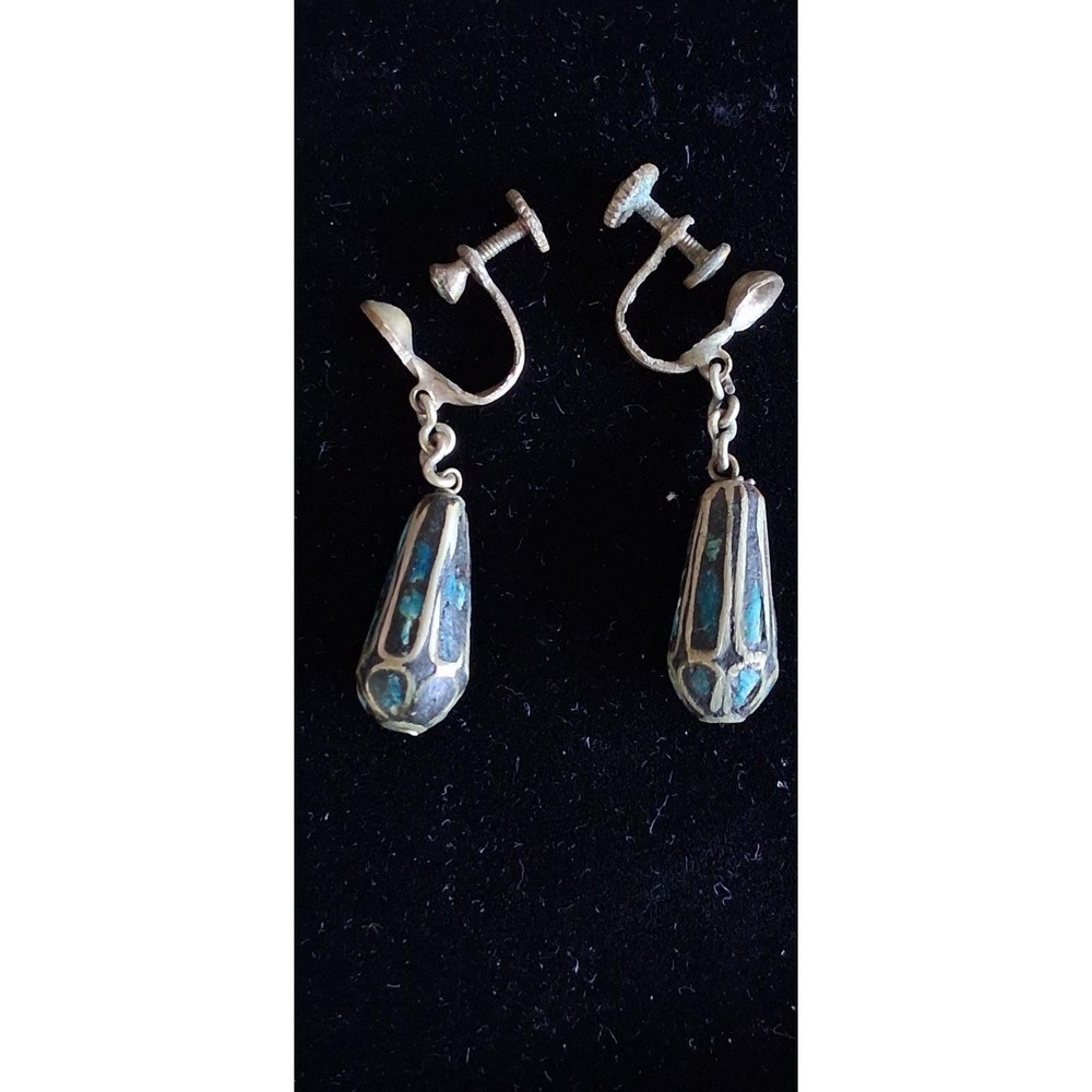 Vintage Turquoise Chip Silver Tone Screw Back Drop Earrings